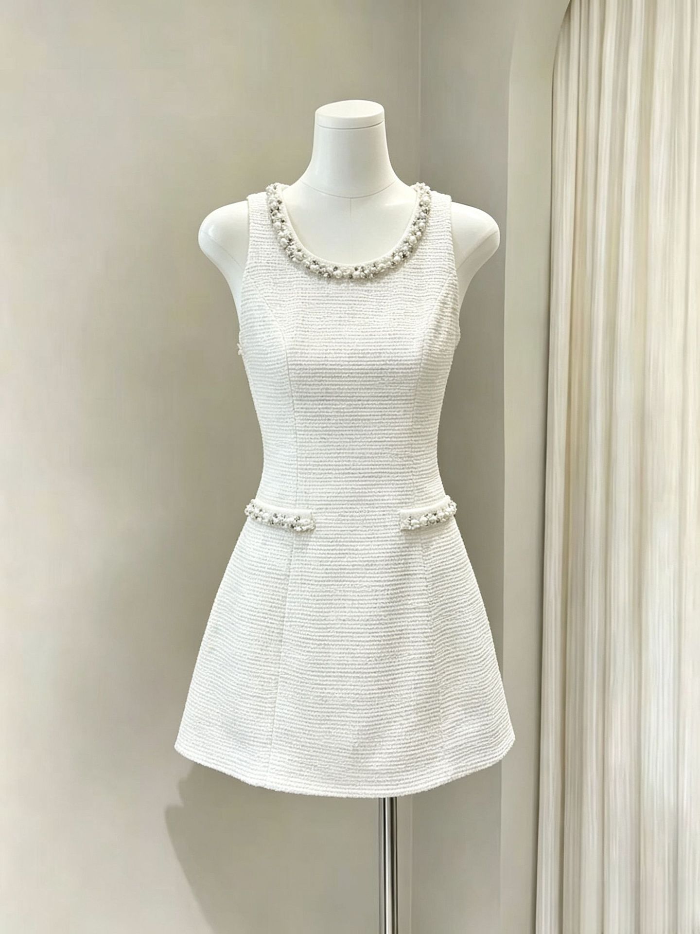 Conjunto de Jaqueta e Vestido  - Jackets avaliação e preço